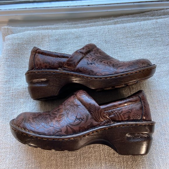 BOC Embossed Clogs Peggy Shoes Brown Vegan Leather C45789 Slip On Women's S7.5 - Picture 3 of 7